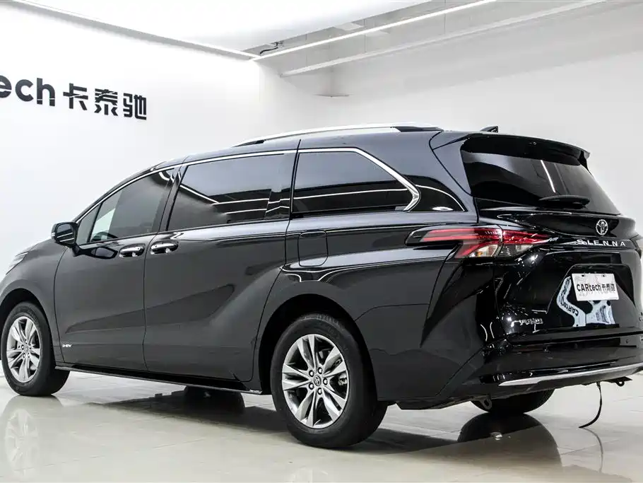 Toyota Sienna 2024 — фото 6