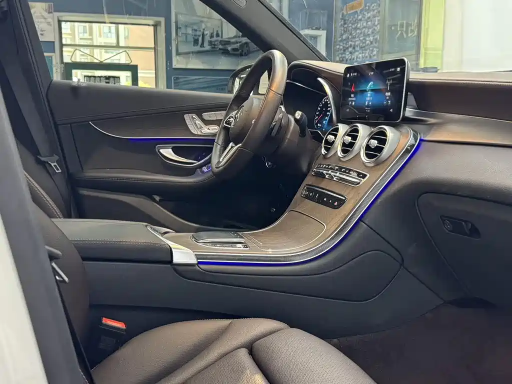 Mercedes-Benz GLC 2020 — фото 15