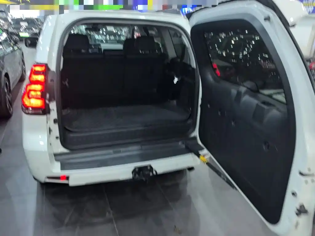 Toyota Prado 2018 — фото 19