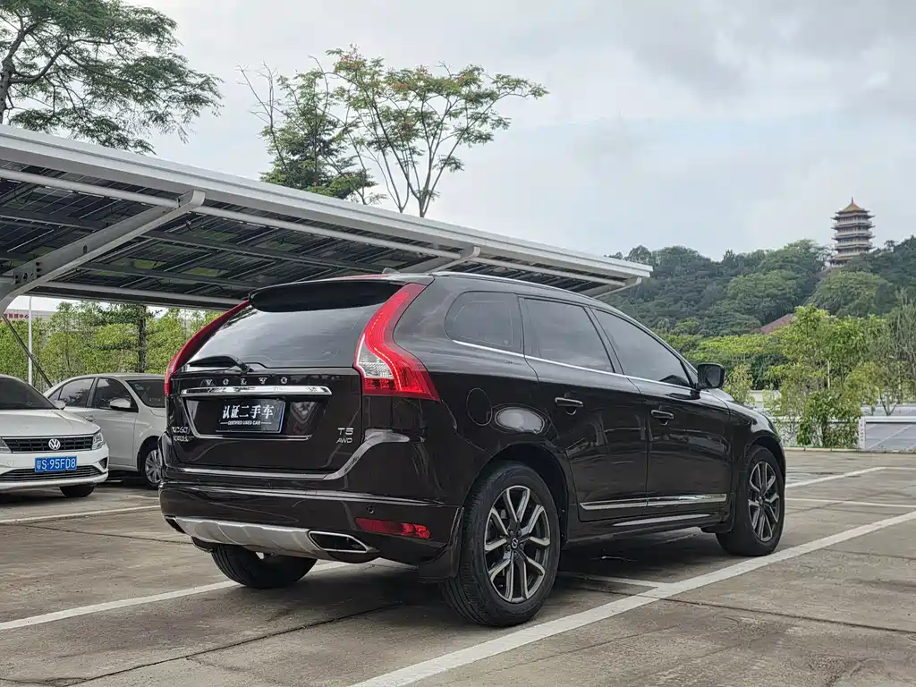 Volvo XC60 2017 — фото 17