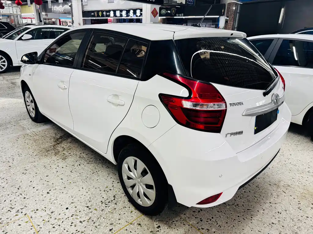 Toyota Yaris L 2019 — фото 17