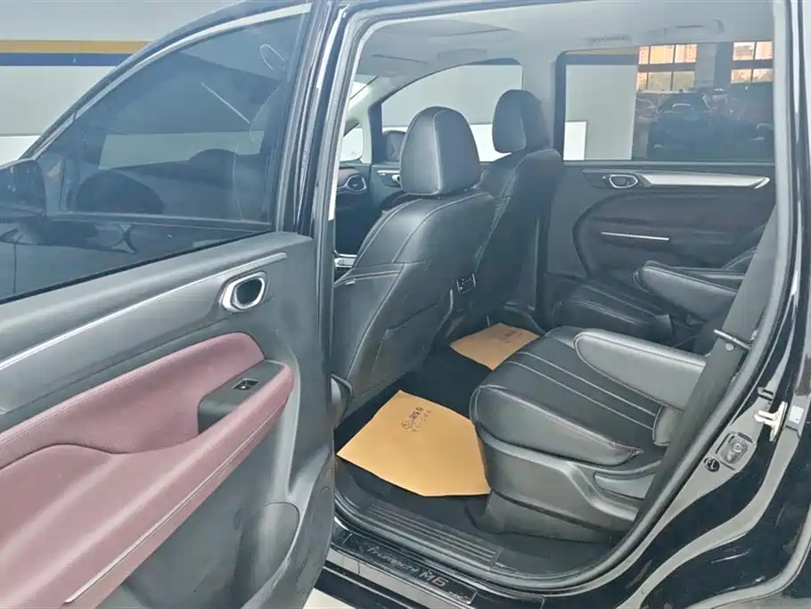GAC Motor Trumpchi M6 2023 — фото 11