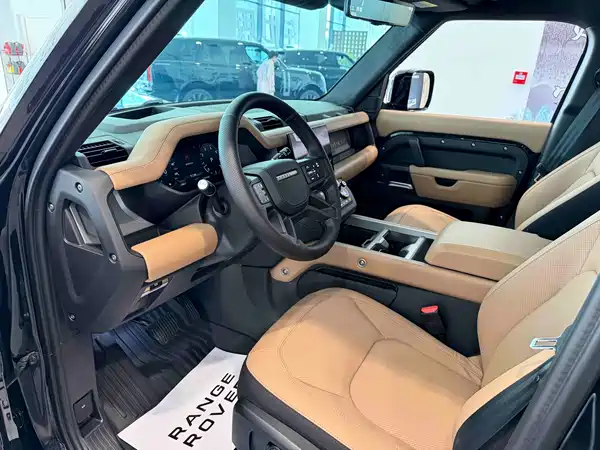 Land Rover Defender 2025