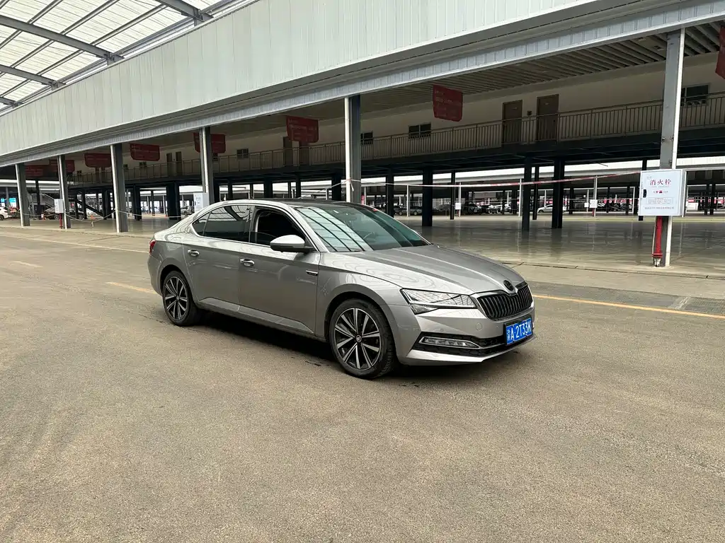 Skoda Superb 2022 — фото 3