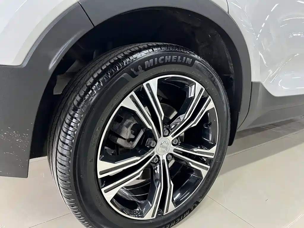 Volvo XC40 2020 — фото 25