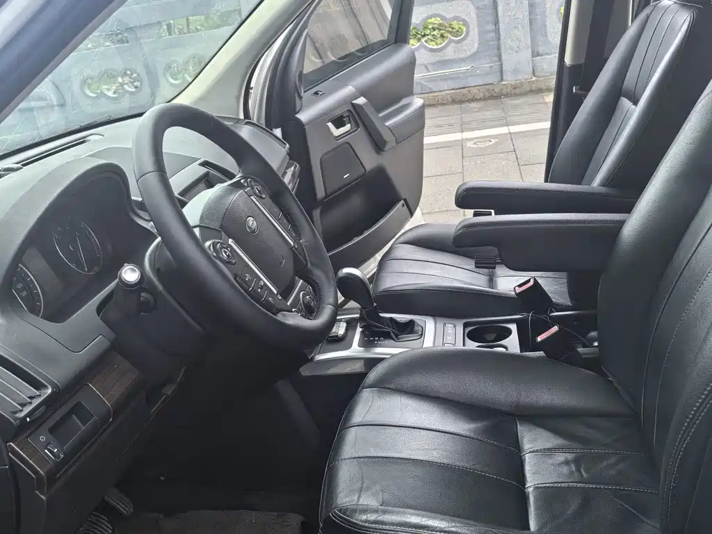 Land Rover Freelander 2 2014 — фото 4
