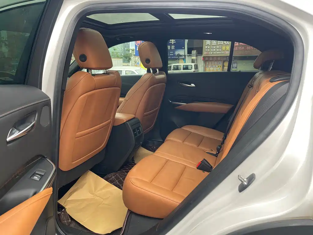 Cadillac XT4 2019 — фото 10