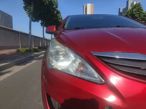 Hyundai Accent 2010