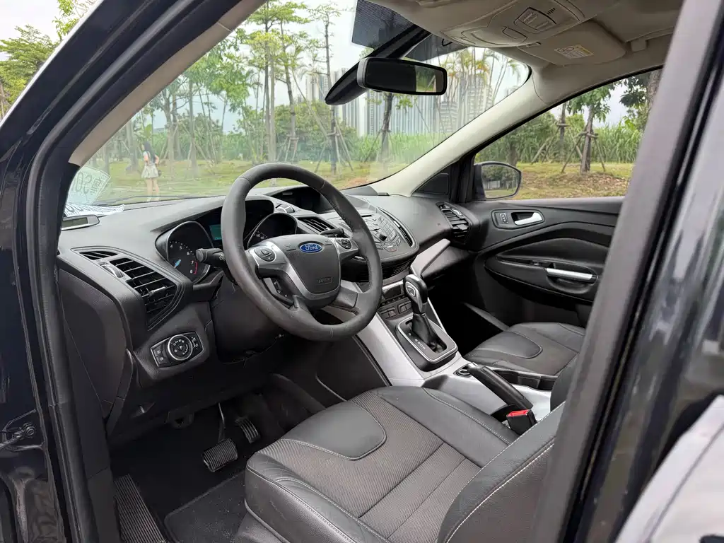 Ford Kuga 2016 — фото 10