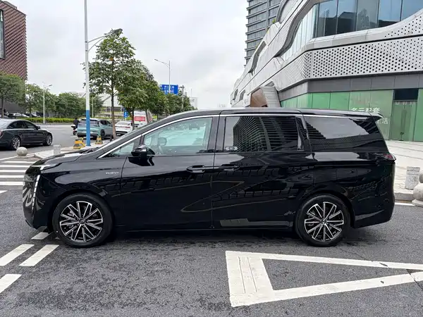 GAC Trumpchi E8 PHEV 2024