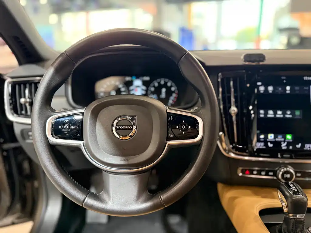 Volvo V90 2018 — фото 24