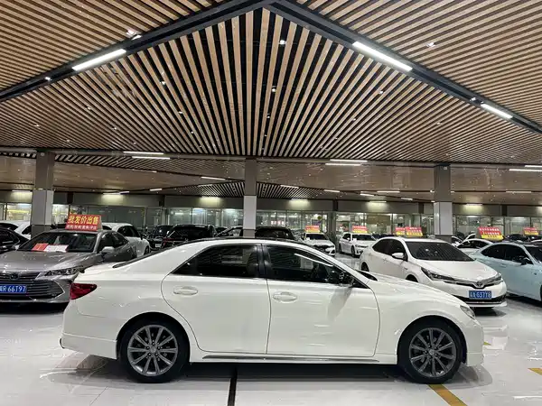 Toyota Reiz 2012