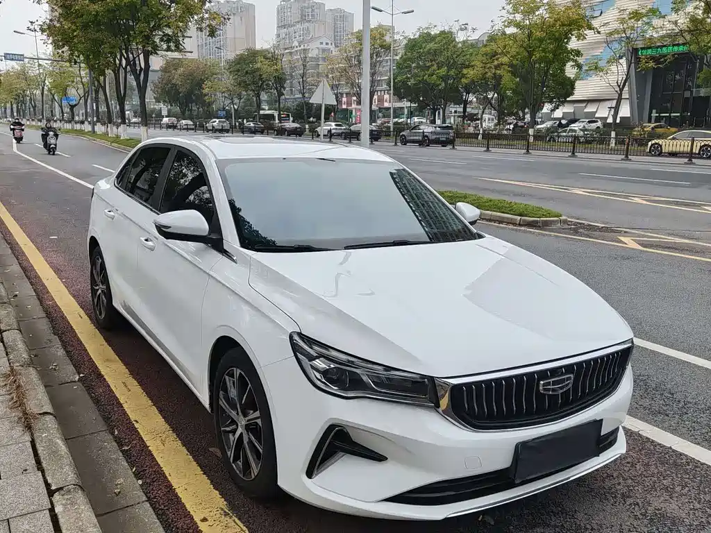 Geely Emgrand 2023 — фото 2
