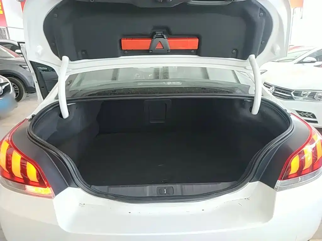 Peugeot 508 2016 — фото 15