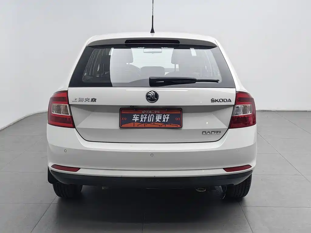 Skoda Rapid Spaceback 2015 — фото 4
