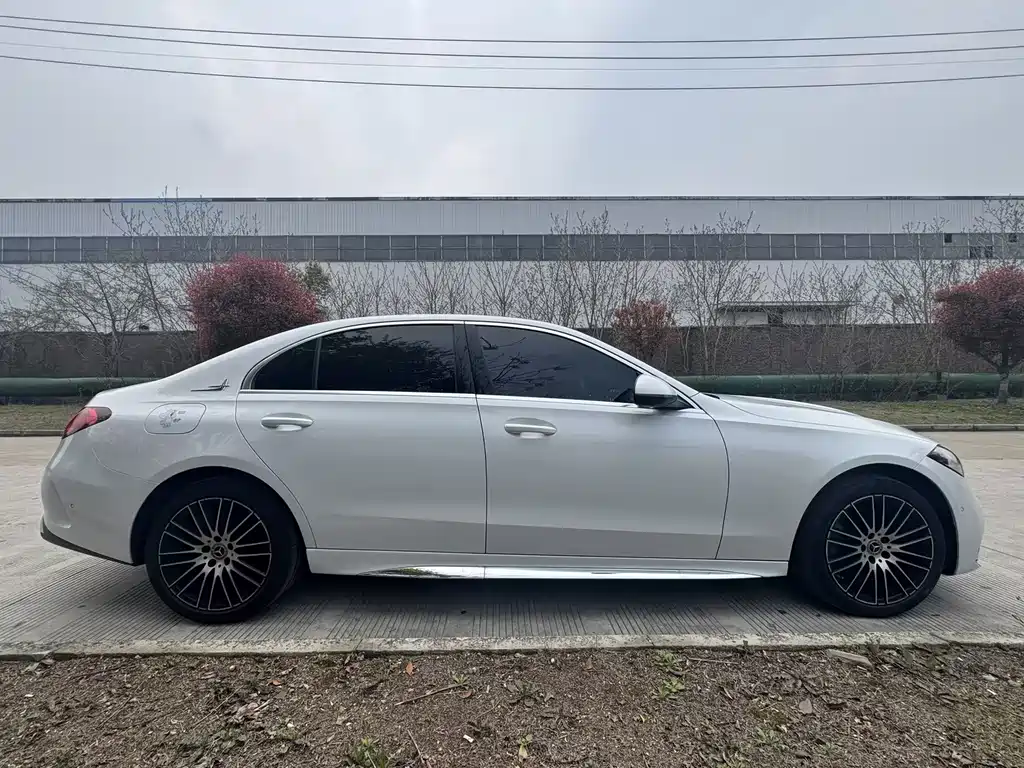 Mercedes-Benz C-Class 2022 — фото 16