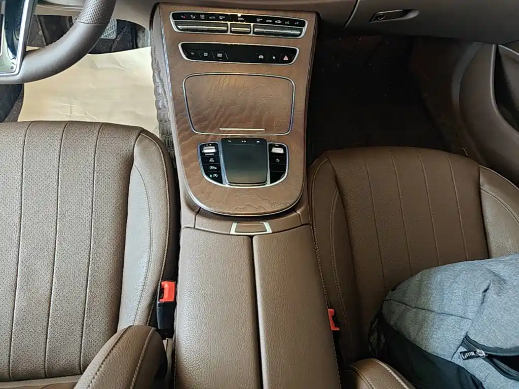 Mercedes-Benz E-Class 2023 — фото 14