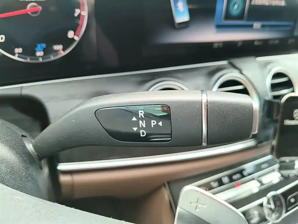 Mercedes-Benz E-Class 2020 — фото 14