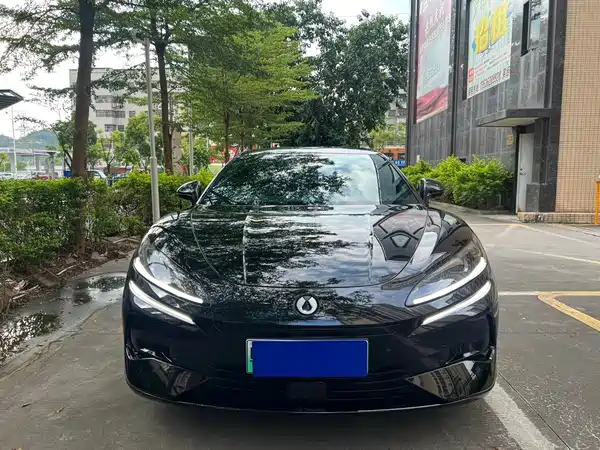 Denza Z9GT 2024