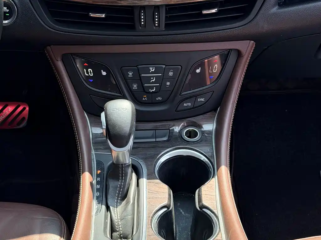 Buick Envision Plus 2017 — фото 20