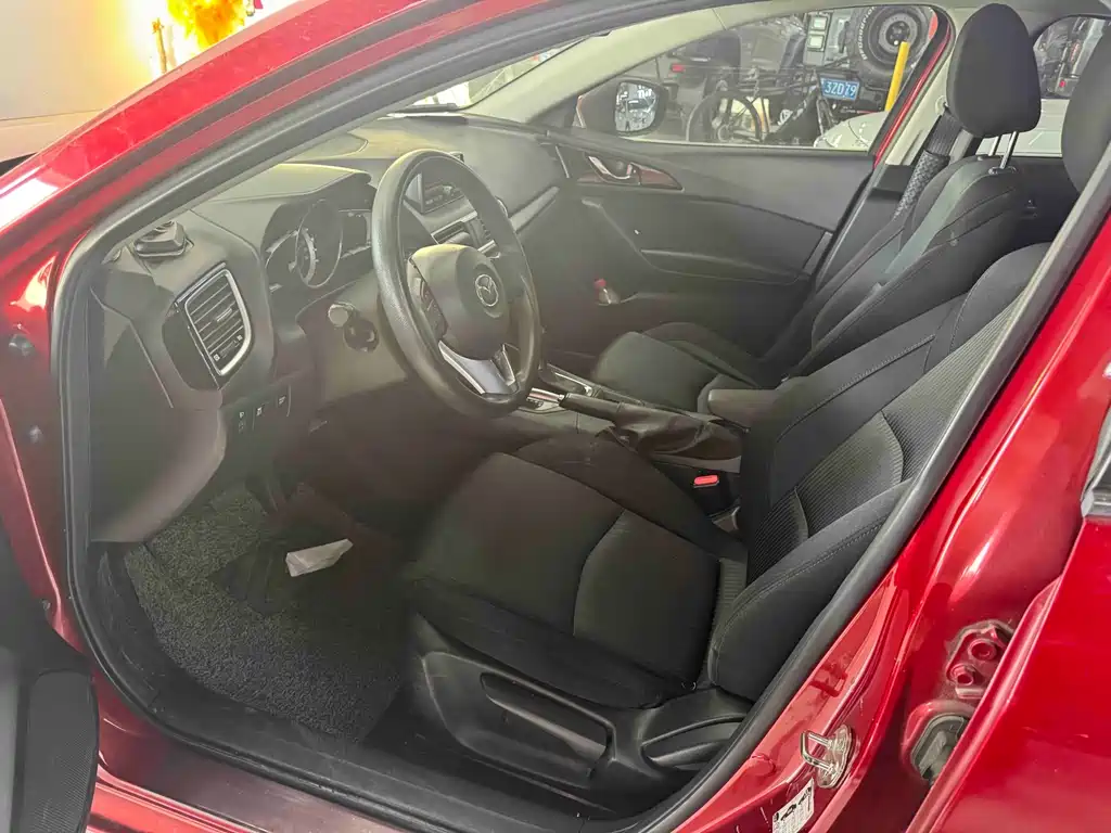 Mazda 3 Axela 2016 — фото 2