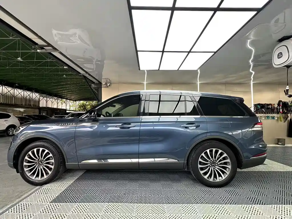 Lincoln Aviator 2020 — фото 8