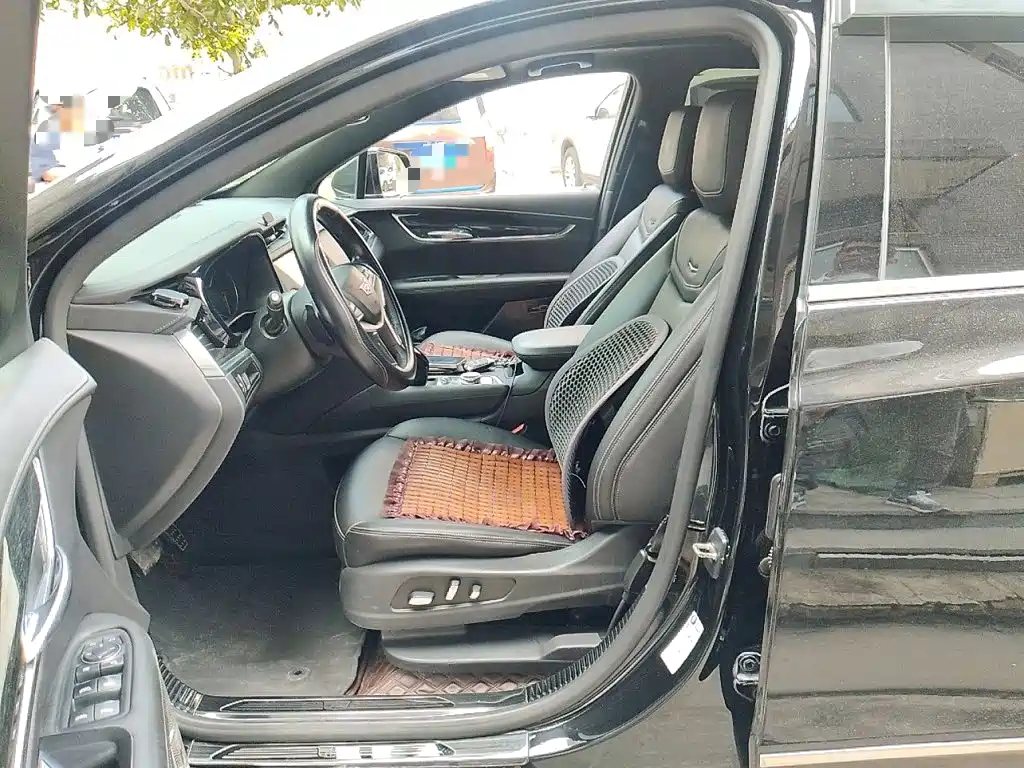 Cadillac XT5 2020 — фото 16