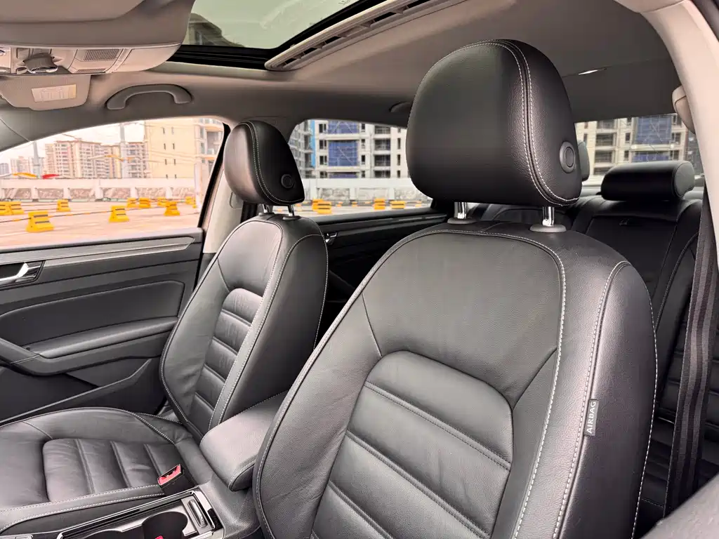 Volkswagen Passat 2017 — фото 14