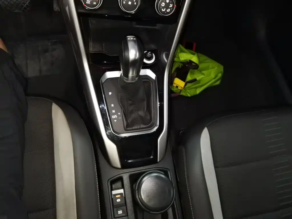 Volkswagen T-Roc 2018 — фото 14
