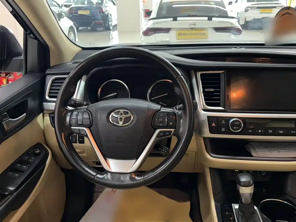 Toyota Highlander 2021 — фото 13