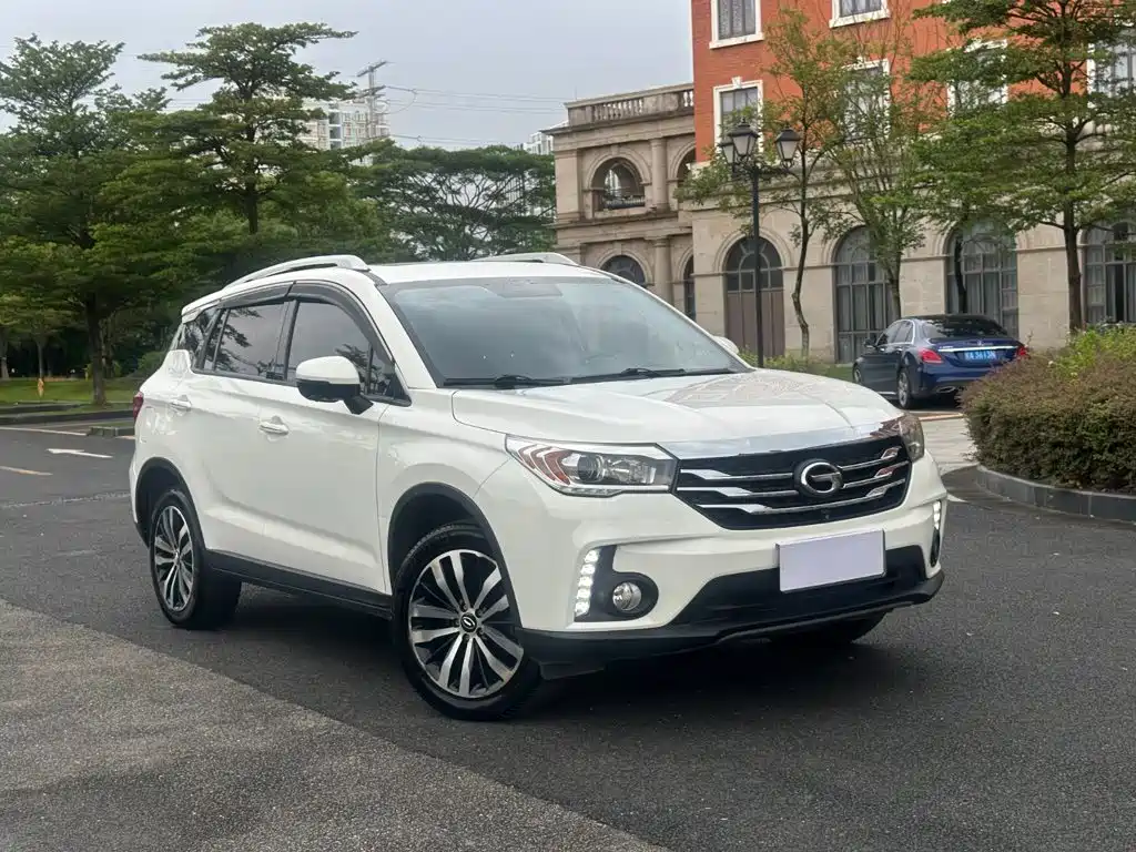 GAC Trumpchi GS4 2017 — фото 3