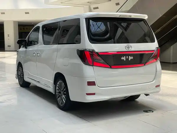 Toyota Alphard 2013