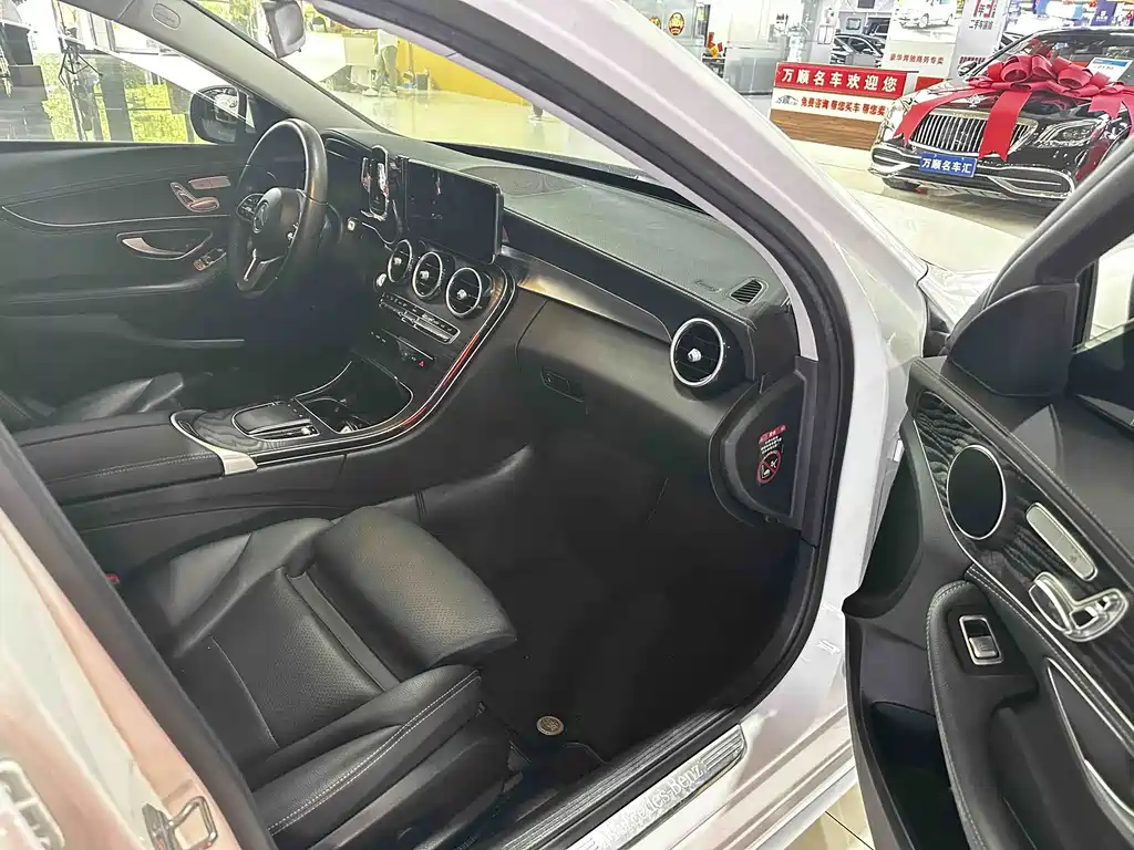 Mercedes-Benz C-Class 2019 — фото 4
