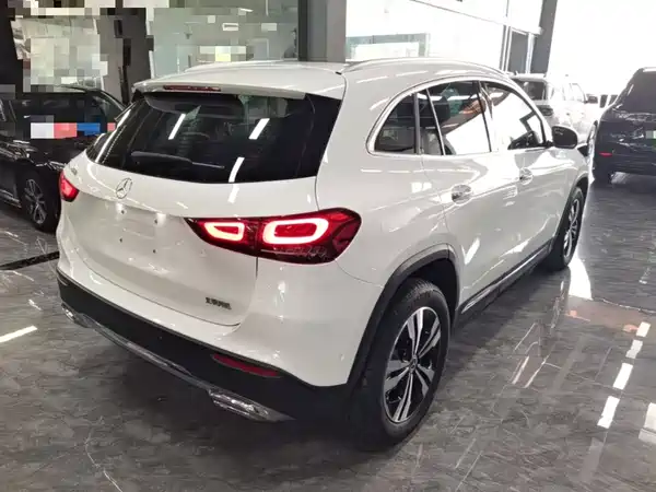 Mercedes-Benz GLA 2021