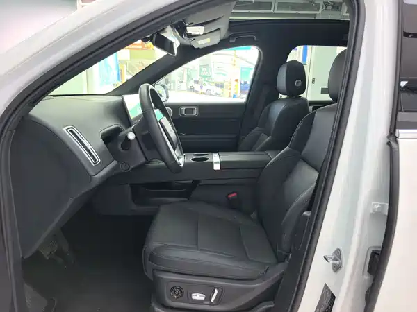 Li Auto L6 2024