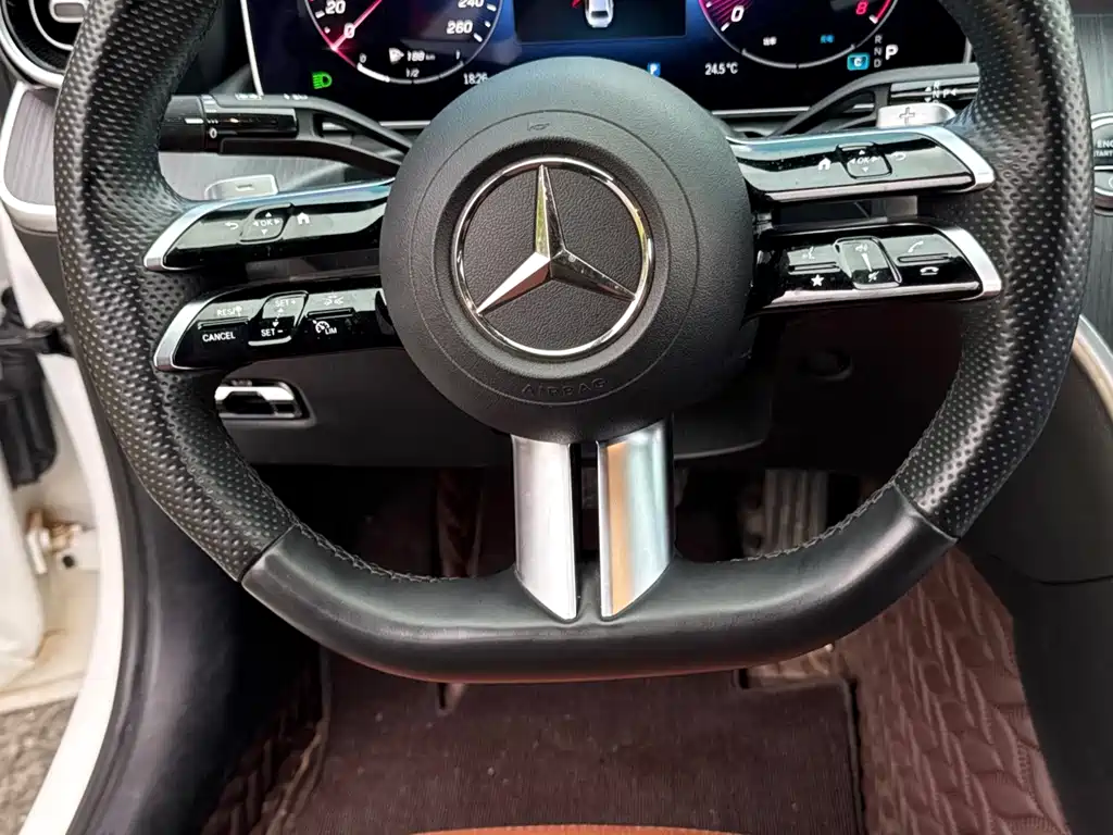 Mercedes-Benz C-Class 2023 — фото 21