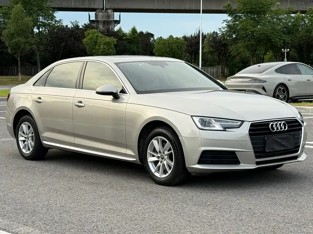 Audi A4L 2016