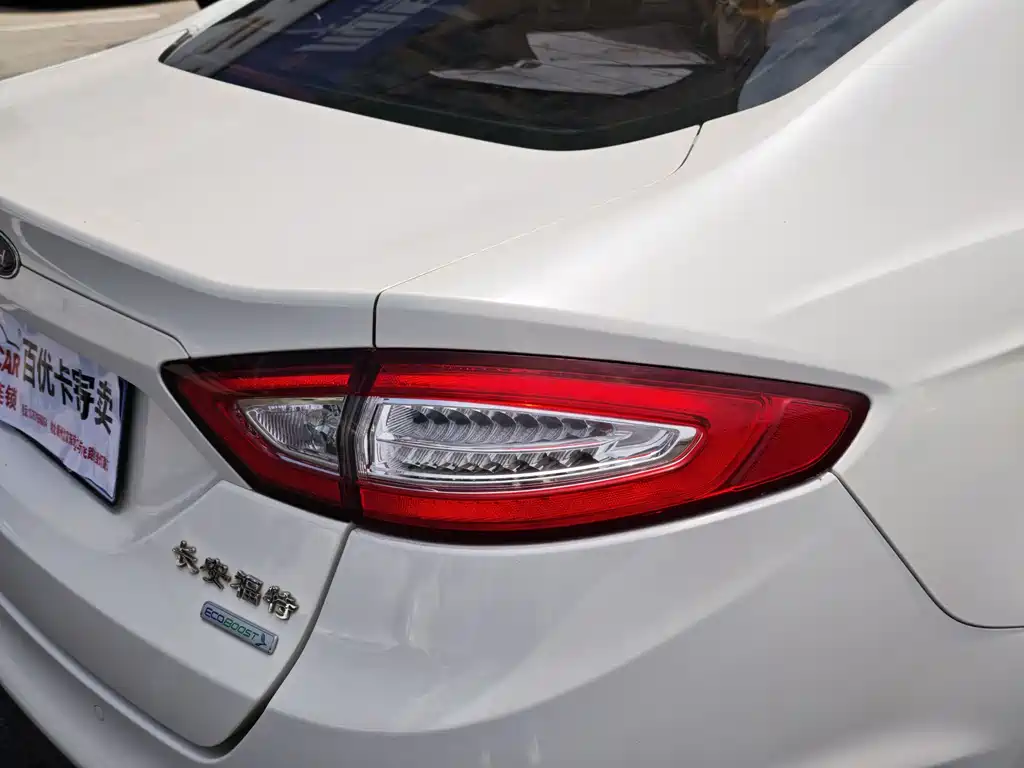 Ford Mondeo 2015 — фото 16