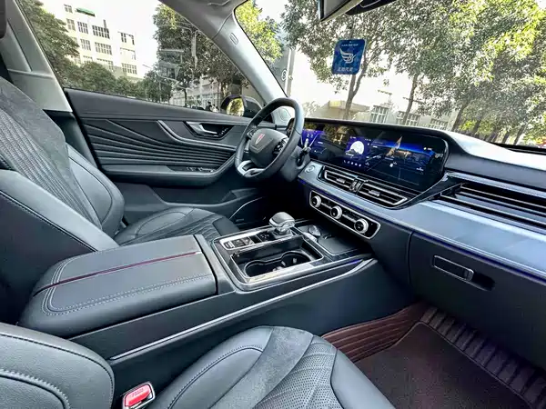Hongqi HS5 2023