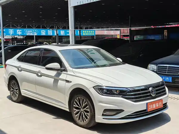 Volkswagen Sagitar 2020