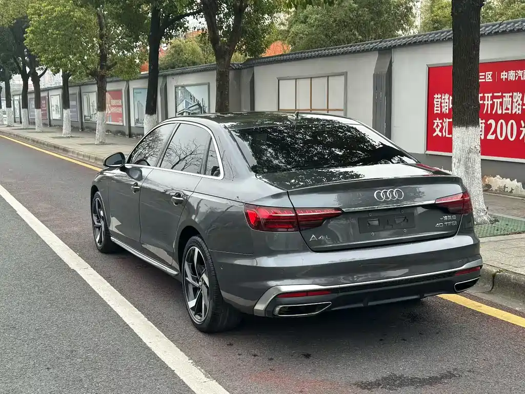Audi A4L 2022 — фото 6