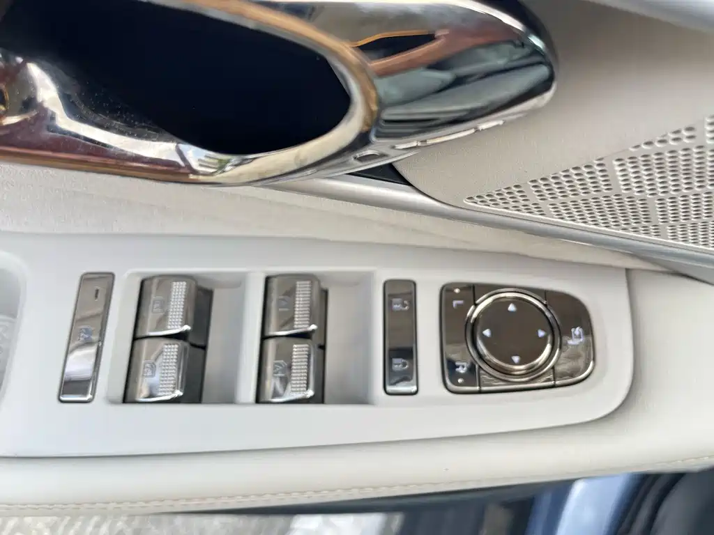 GAC Motor Trumpchi GS8 2022 — фото 10