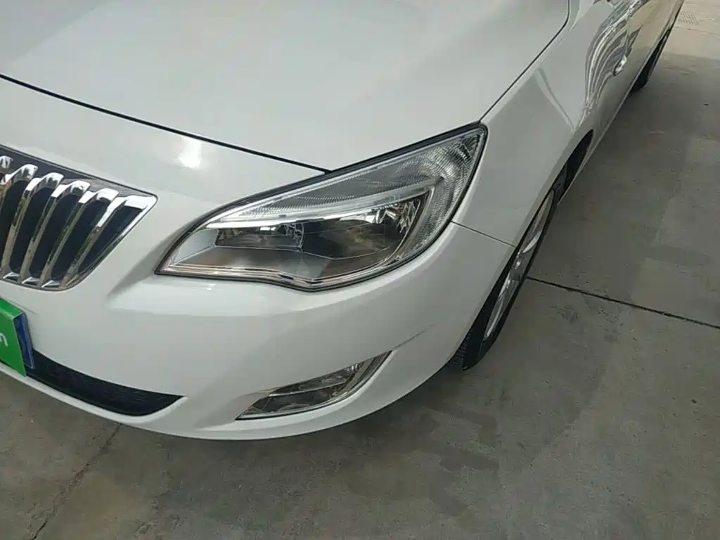 Buick Excelle 2015 — фото 24