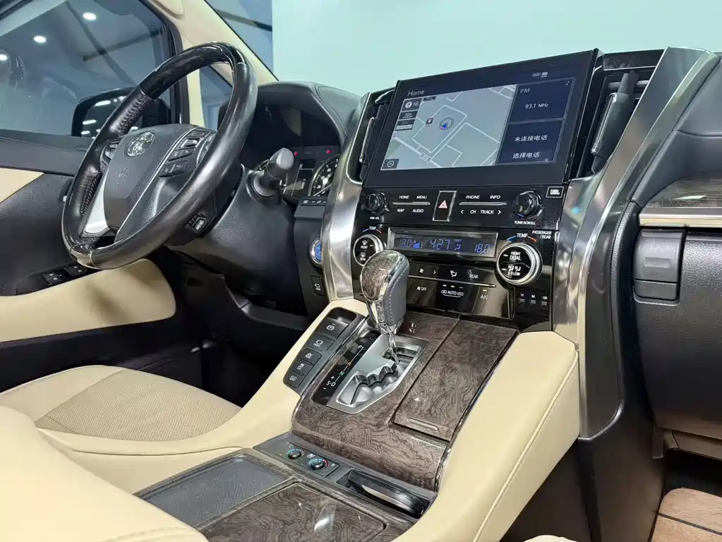 Toyota Alphard 2020 — фото 12