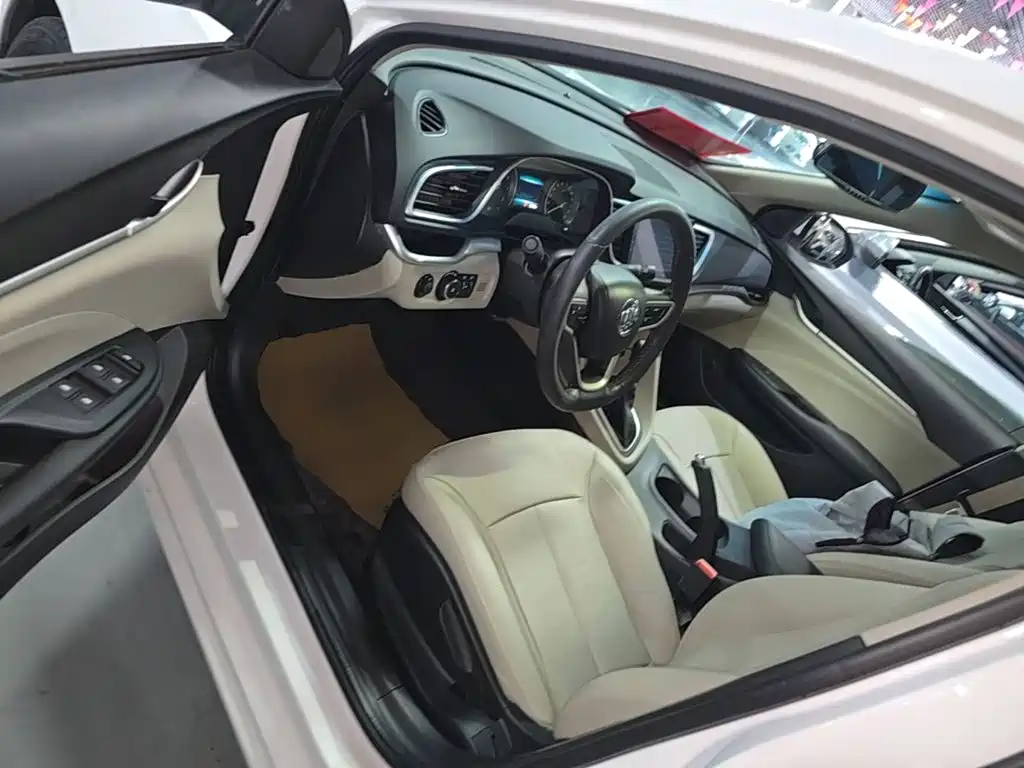 Buick Excelle 2018 — фото 16