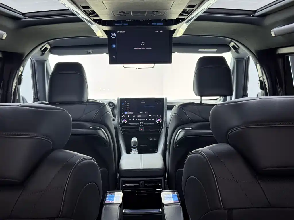 Toyota Alphard 2024 — фото 10