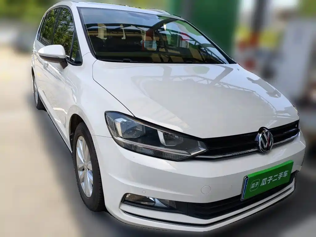 Volkswagen Touran 2018 — фото 24