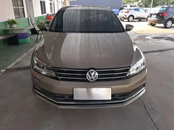 Volkswagen Sagitar 2016