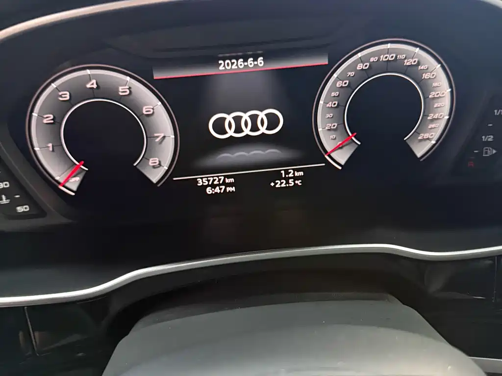 Audi Q3 2023 — фото 14
