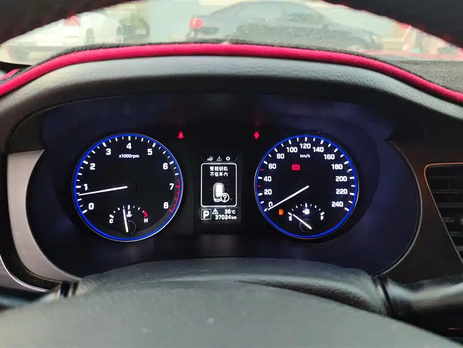 Hyundai Mistra 2015 — фото 14